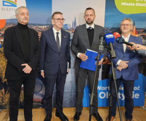 Poszerzenie granic administracyjnych Olsztyna kosztem Stawigudy i Dywit: mieszkańcy gmin protestowali przed ratuszem, byli prezydenci miasta popierają