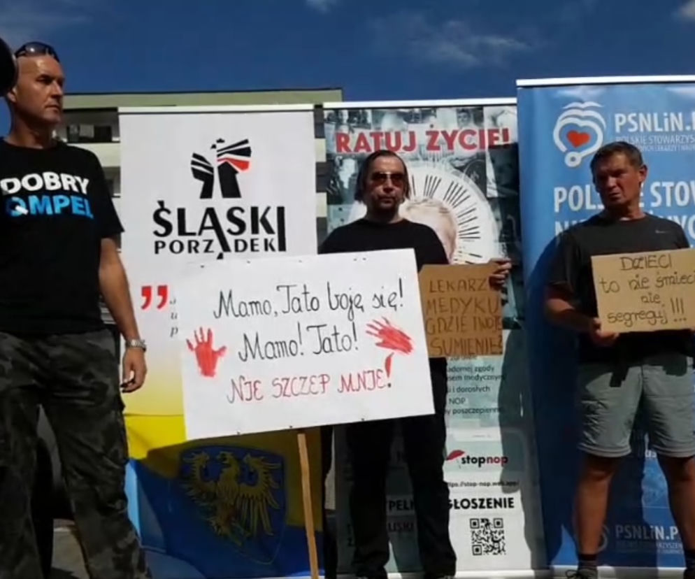 Śląskie: Protest pod przychodnią lekarską. Nie chcą eksperymentów na dzieciach