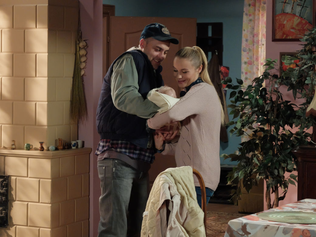 Pierwsza miłość. Emilka (Anna Ilczuk), Szymon Kulas (Marcin Sztabiński)