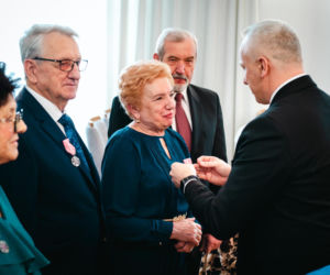 Złoty Gody par małżeńskich w Siedlcach - wręczenie pamiątkowych medali
