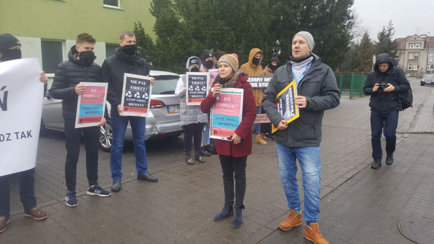 Akcja "Stop Smog" na bydgoskim Miedzyniu [ZDJĘCIA]
