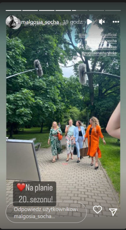 Przyjaciółki po wakacjach 2022. Inga (Małgorzata Socha), Zuza (Anita Sokołowska), Anka (Magdalena Stużyńska), Patrycja (Joanna Liszowska) na planie 20 sezonu