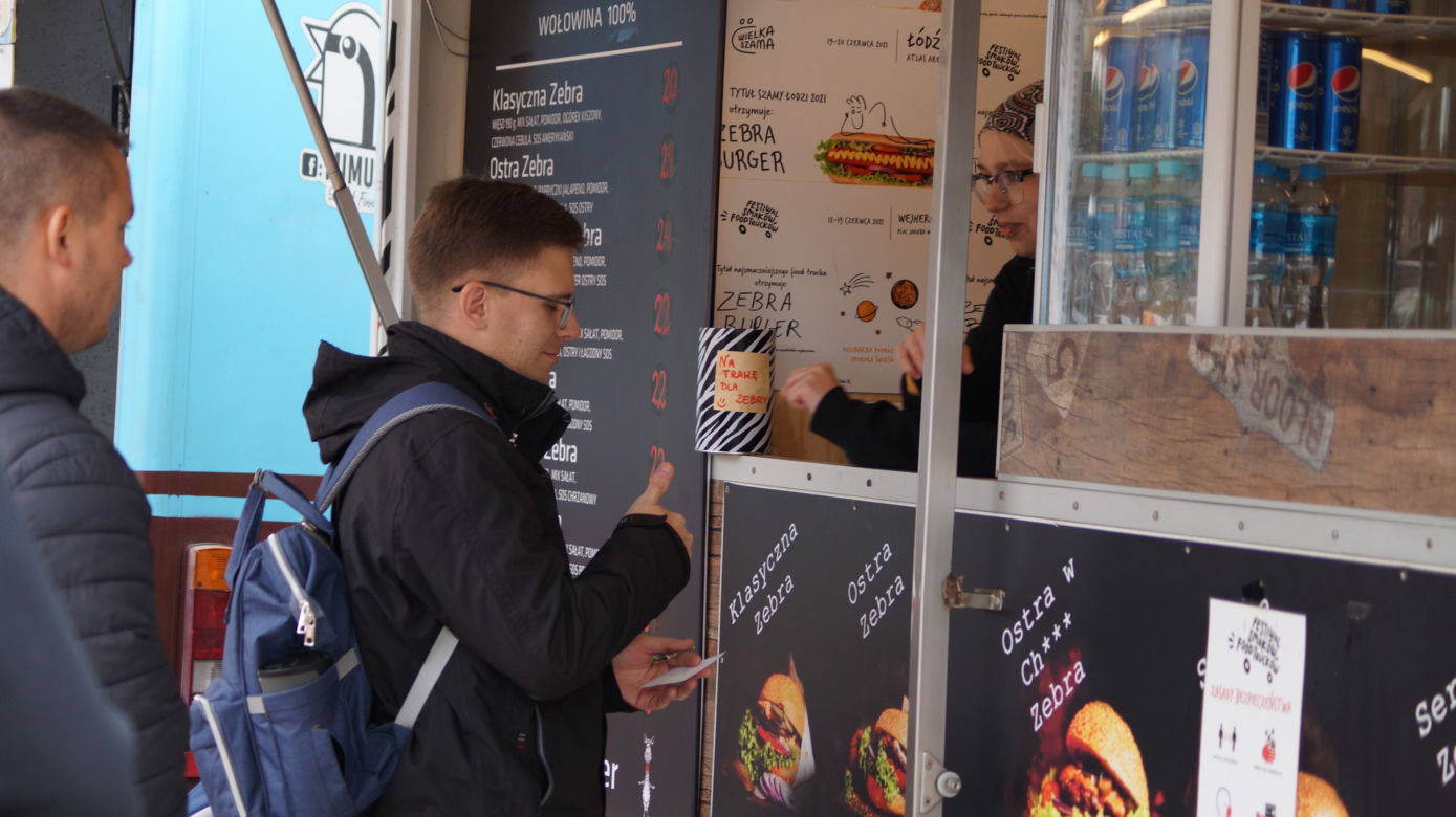 Festiwal Food Trucków 2021. Restauracje na kółkach zaparkowały na Wyspie Młyńskiej