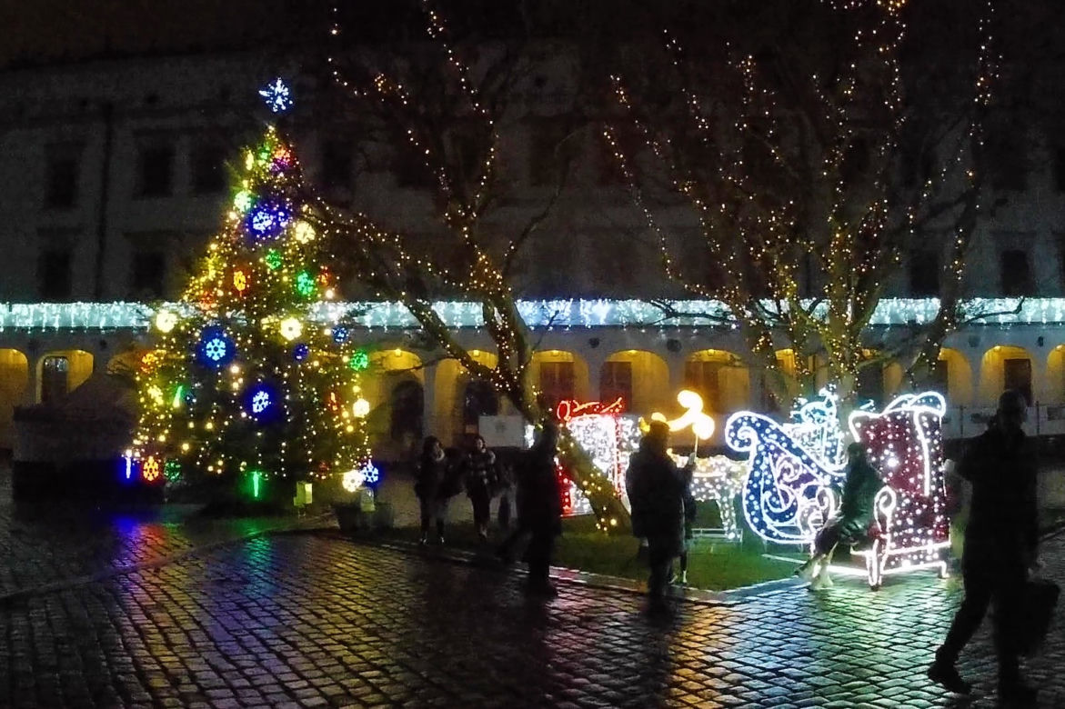 Świąteczne iluminacje na Zamku Książąt Pomorskich w Szczecinie