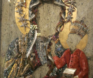 Fragment tupolewa na sukni obrazu Matki Boskiej Częstochowskiej 
