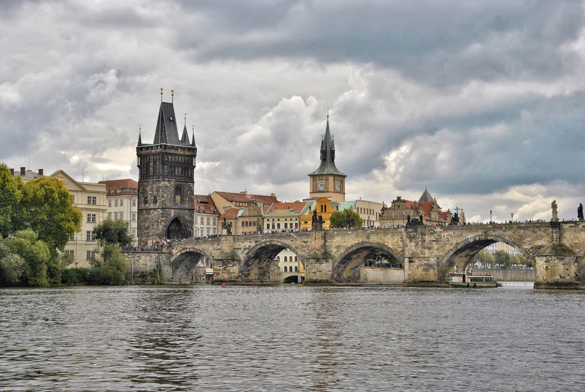PRAGA