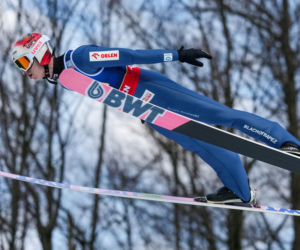 Koszmar polskiego skoczka w Engelbergu! Za to 18-letni Kacper Tomasiak w czołówce