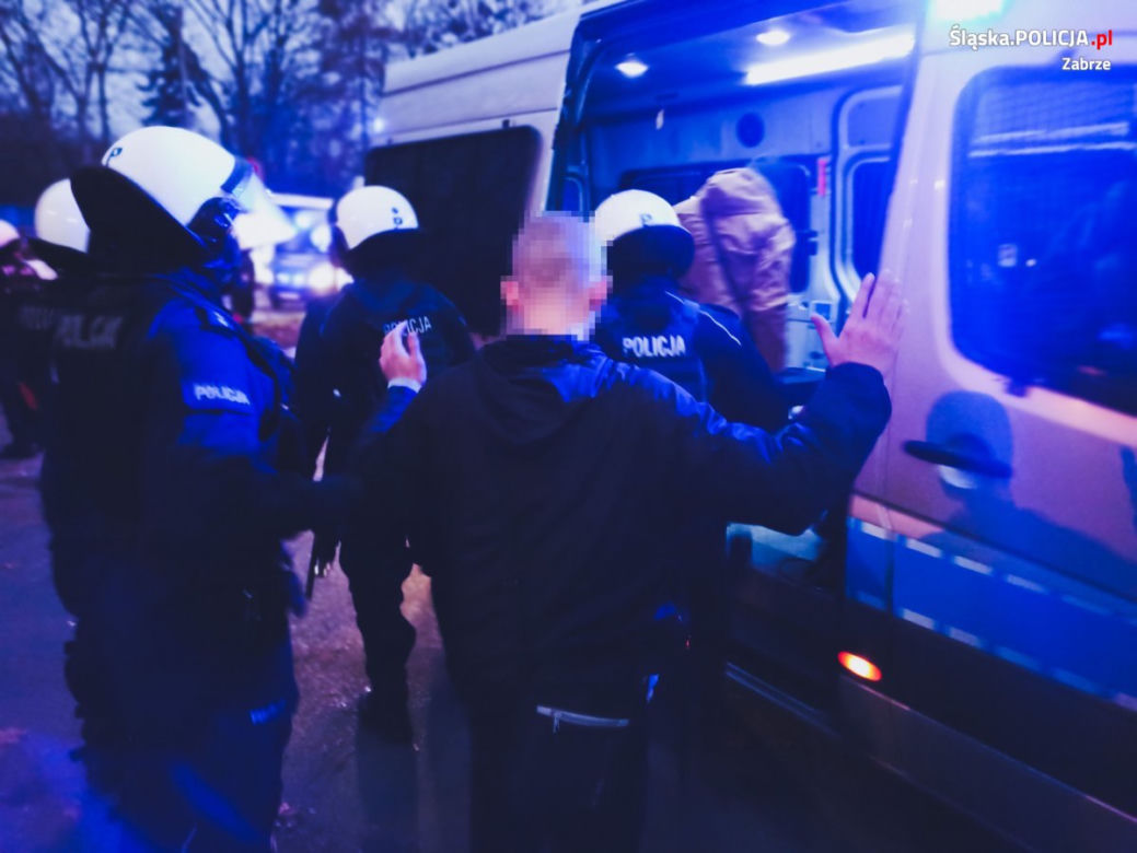 Policyjne interwencje podczas meczu Górnik Zabrze - Legia Warszawa