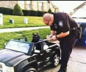 Święto Policji wypada 24 lipca. Mundurowi odbiorą życzenia, a internet już szykuje swoje memy