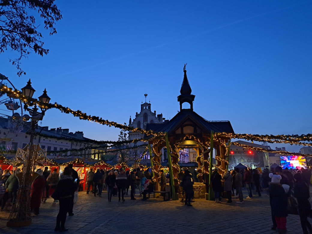 Świąteczne Miasteczko w Rzeszowie. Rynek rozbłysnął milionem światełek!