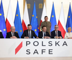 SAFE podpisany. Tusk: Polska będzie bezpieczniejsza w tych trudnych i ryzykownych czasach