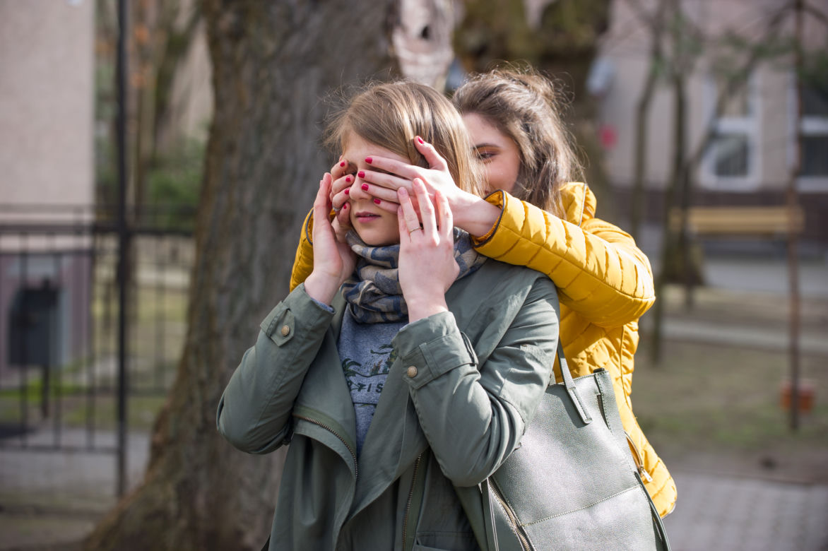 Na Wspólnej 2310, Ola (Marta Wierzbicka), Klaudia (Julia Trembecka)