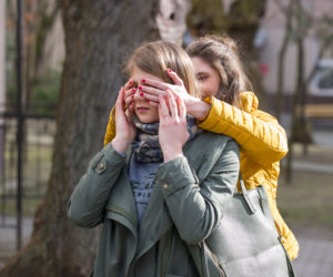 Na Wspólnej 2310, Ola (Marta Wierzbicka), Klaudia (Julia Trembecka)