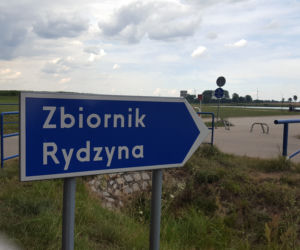 Zbiornik wodny w Rydzynie umiera. Zaczęło sie ratowanie ryb