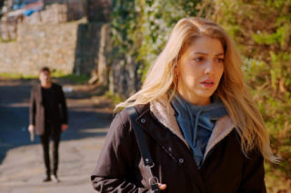 Miłość i nadzieja, odcinek 372: Cihan odurzy Zeynep. Żądny zemsty Ege strzeli do Sedy - ZDJĘCIA