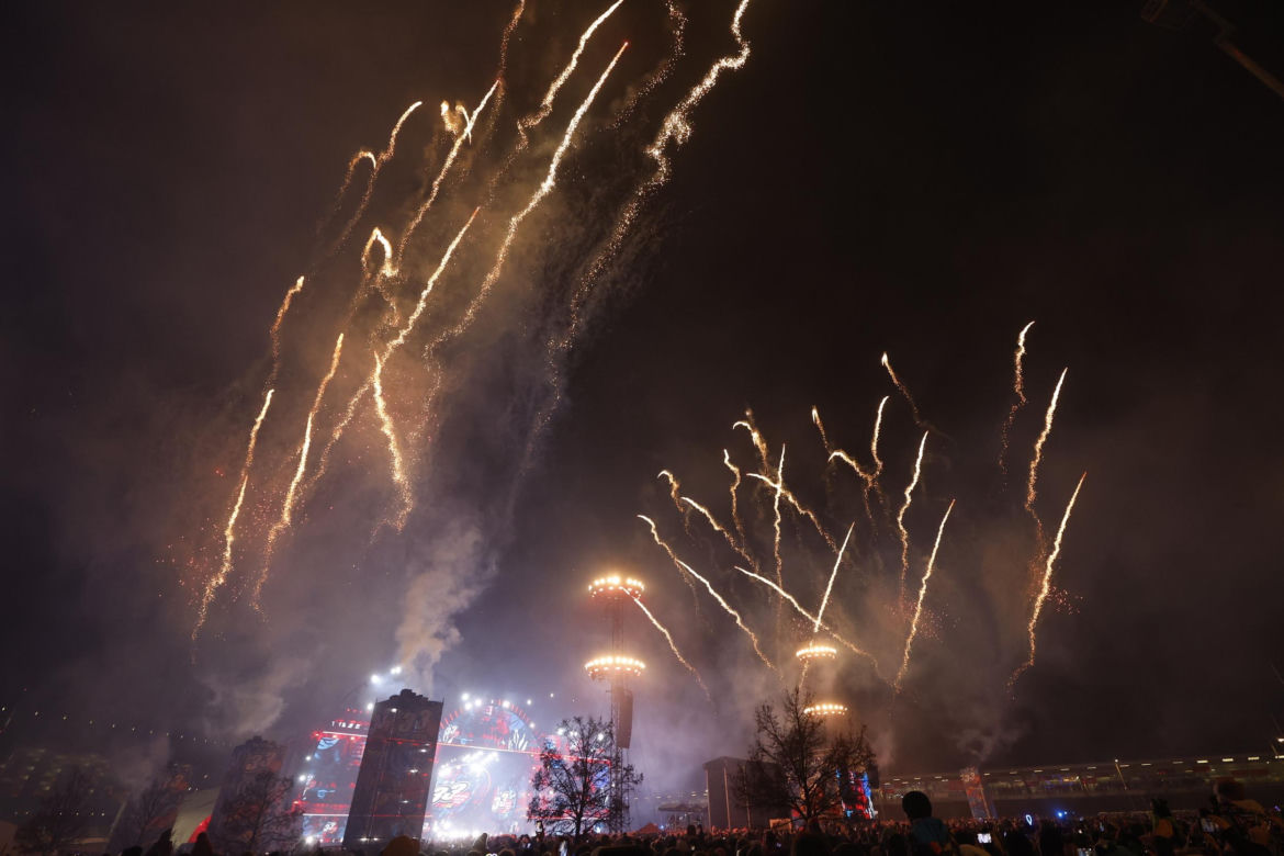 Warszawa. 33 finał WOŚP, światełko do nieba