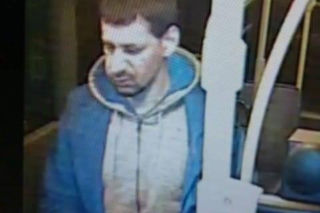 Policja poszukuje tego mężczyzny. Może mieć związek z napadem na kierowców MPK we Wrocławiu