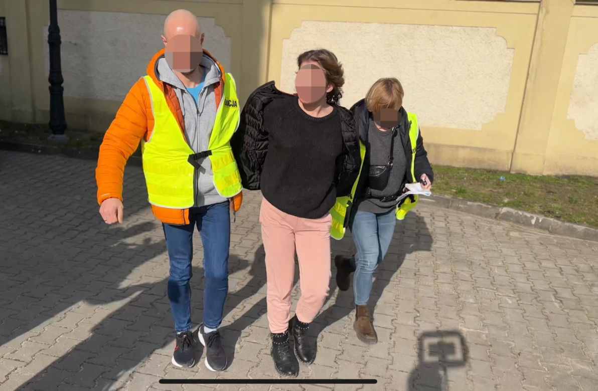 Morderstwo małżeństwa w Ostródzie. Podejrzana o zbrodnię córka leczyła się psychiatrycznie [ZDJĘCIA].