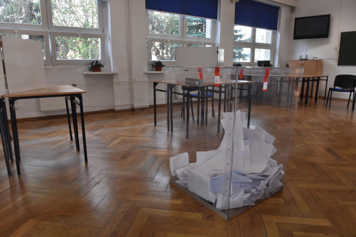 Wybory samorządowe 2024 w Toruniu. Zdjęcia z lokali wyborczych, tak głosowali mieszkańcy Torunia