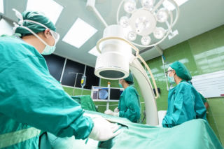 Dramat pacjentów Szpitala Praskiego. Ograniczenie zakresu funkcjonowania do procedur ratujących życie