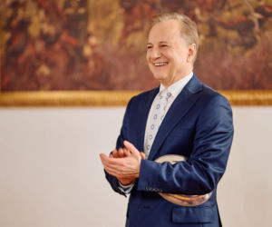 Na Wspólnej, odcinek 4174: Prowokacja Kaliny w dniu ślubu kończy się dramatycznym upadkiem ze schodów - ZDJĘCIA