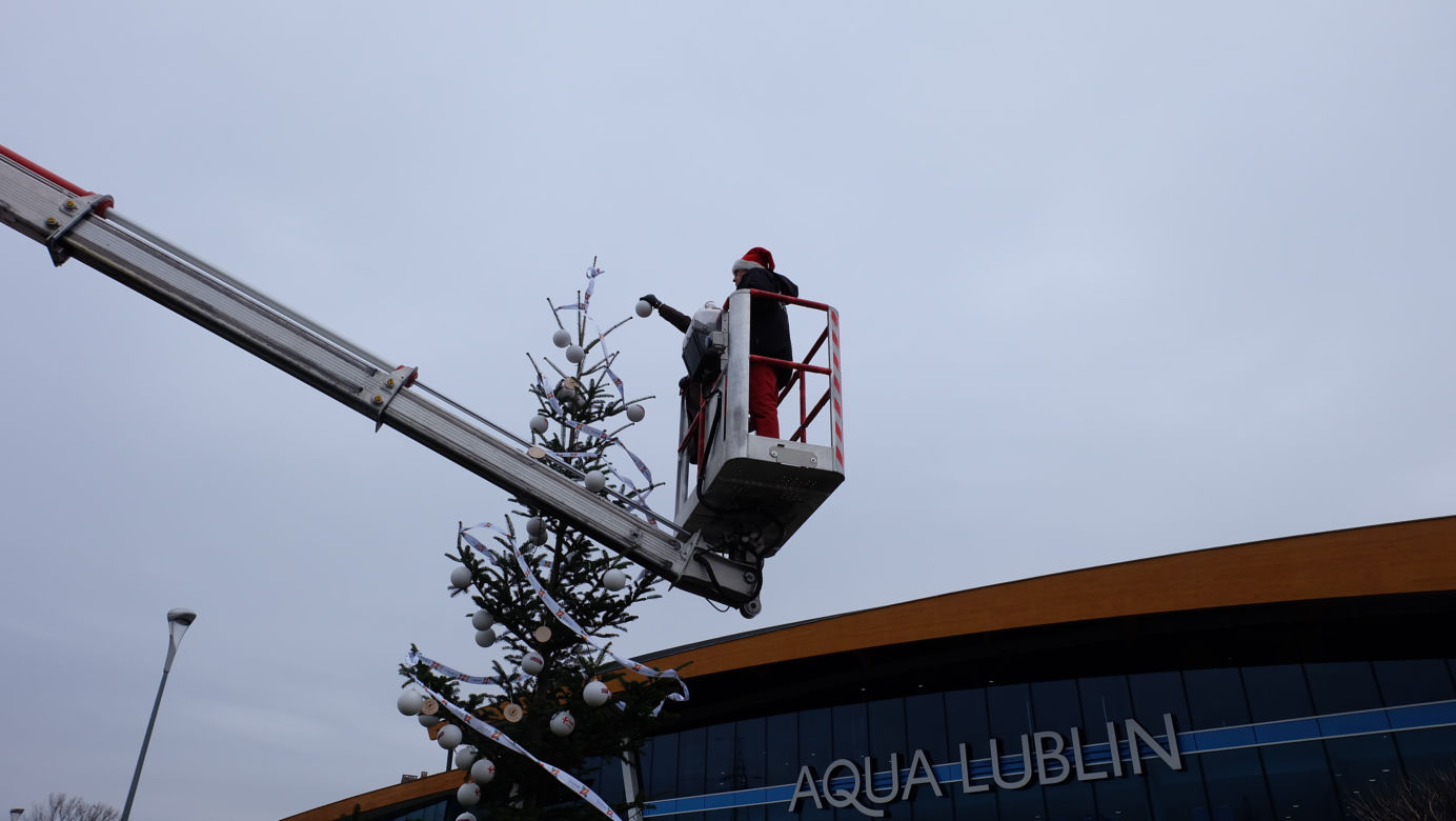 Eskowa choinka stanęła przez Aqua Lublin!