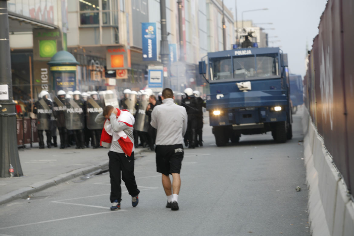 ZAMIESZKI KIBICÓW: strefa kibica w WARSZAWIE przed meczem POLSKA-ROSJA - ZDJĘCIA