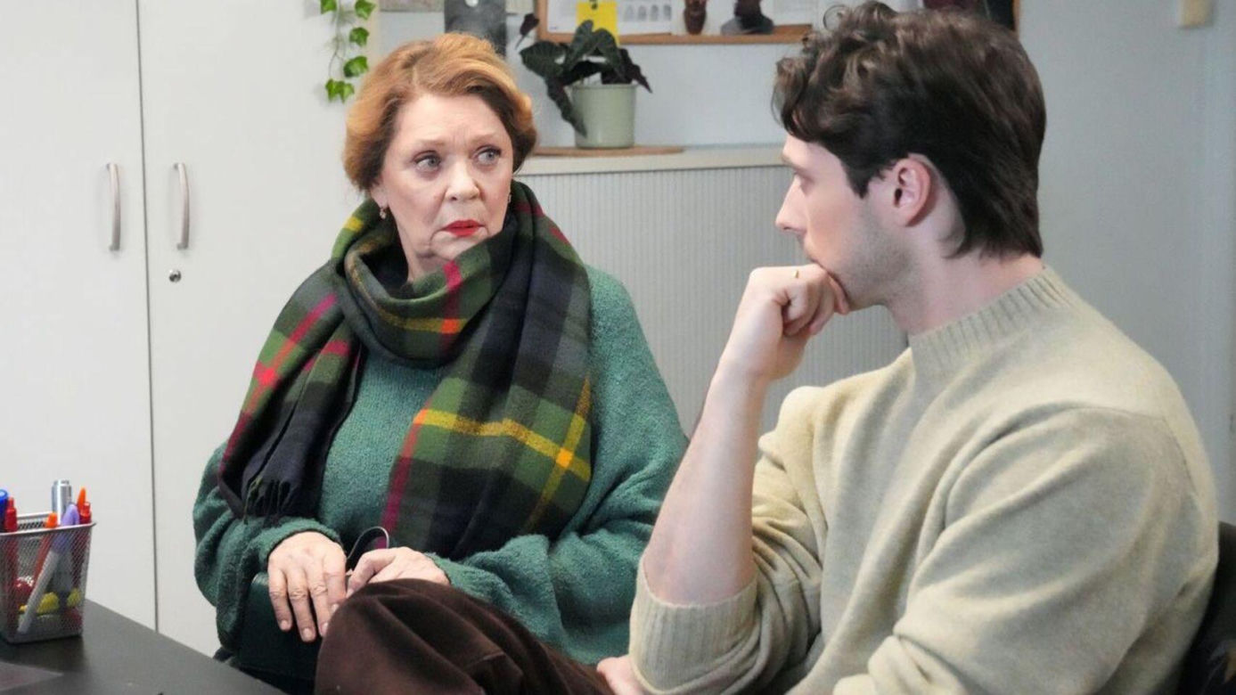 	Barwy szczęścia ostatni odcinek 3202 finał sezonu. Józefina Rawiczowa (Elżbieta Jarosik), Cezary (Marcel Opaliński)