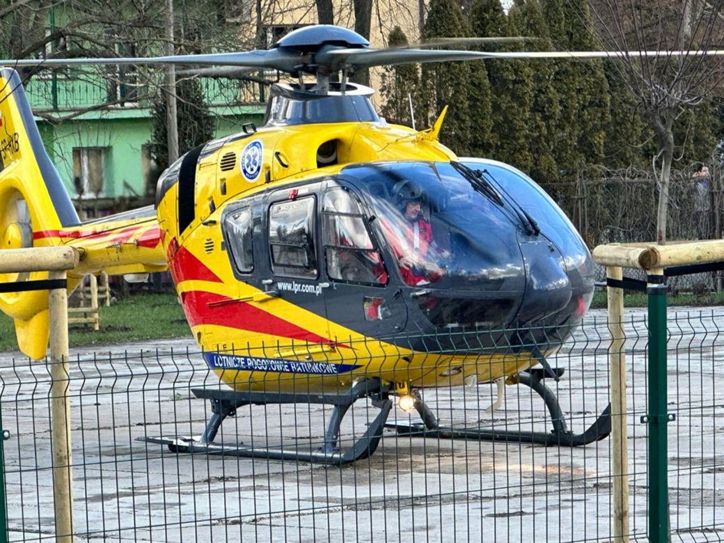 Tragedia w Błoniu. 15-latka wpadła pod ciężarówkę. Lądował śmigłowiec LPR