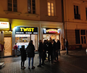 Tłumy na ulicach Warszawy