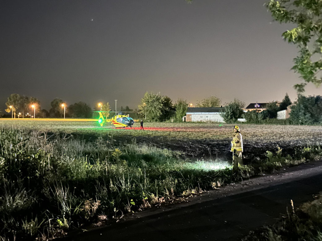 Koszmarne potrącenie człowieka w Święcicach. Na ulicę wysypały się pomidory. Lądował LPR