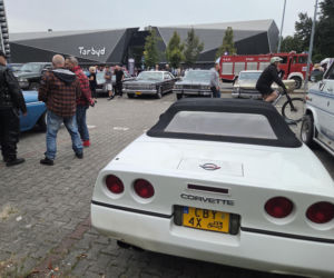Prawdziwe motoryzacyjne perełki pod Torbydem! Bydgoskie Klasyki Nocą znów zachwyciły