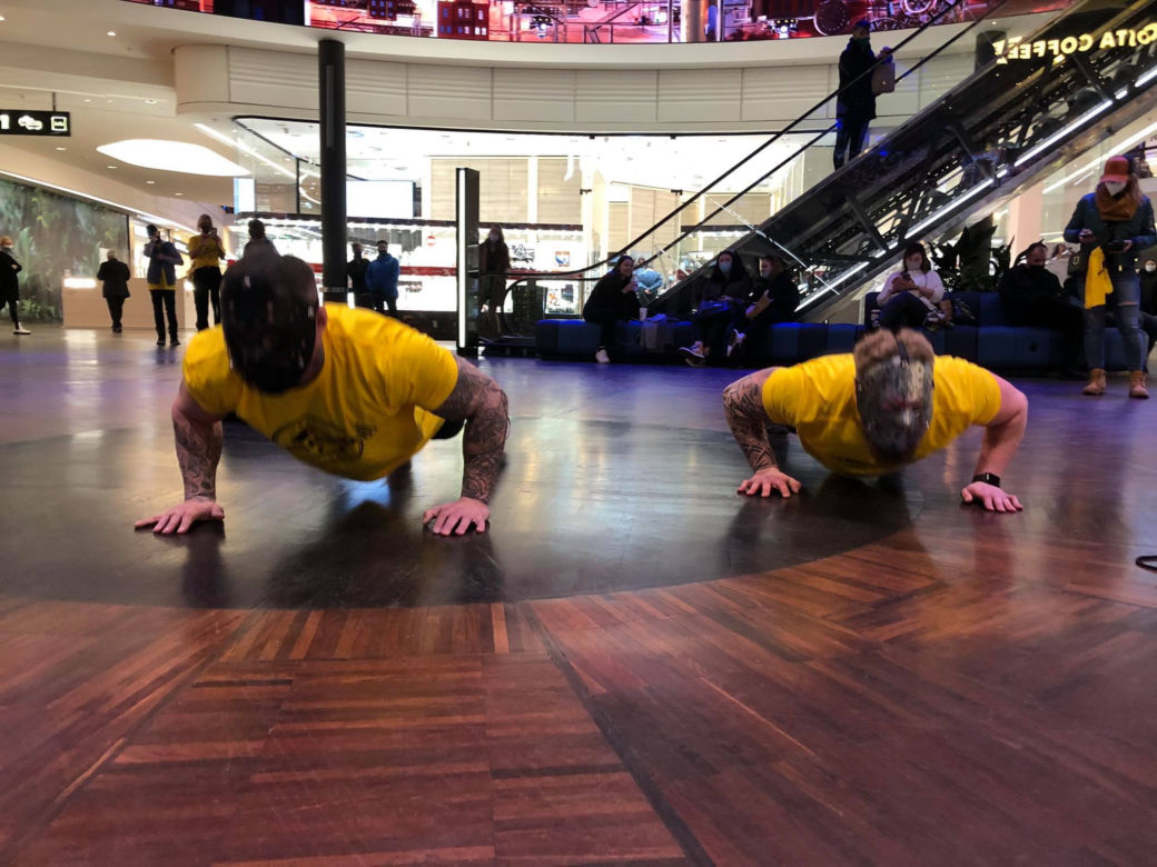 Flashmob w Manufakturze. Trenerzy z Łodzi chcą ratować branżę fitness
