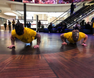 Flashmob w Manufakturze. Trenerzy z Łodzi chcą ratować branżę fitness