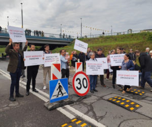 „Godzina ciszy”. Krakowianie oddali hołd ofiarom tragedii. „Nie chcemy bać się chodzić po chodnikach”