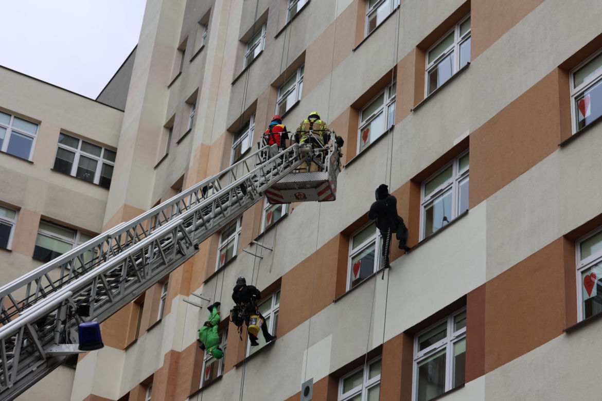 Alpiniści dla WOŚP dali radość małym pacjentom z Uniwersyteckiego Szpitala Dziecięcego w Lublinie