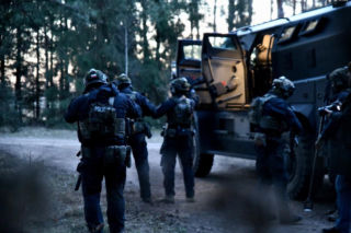 Policja weszła do kilkunastu mieszkań. Wielka akcja służb w Podlaskiem