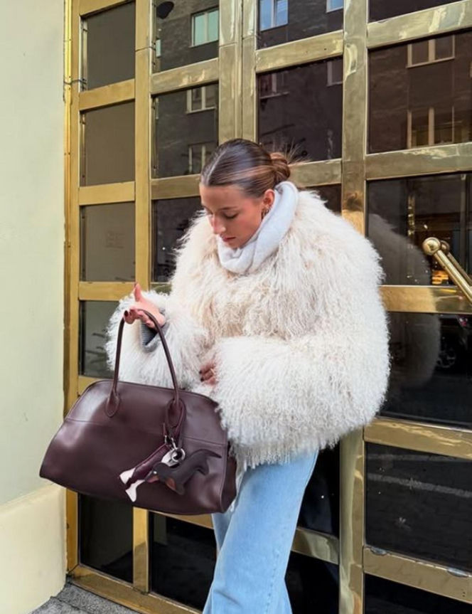 Julia Wieniawa chwali się torbą za 140 tys.zł