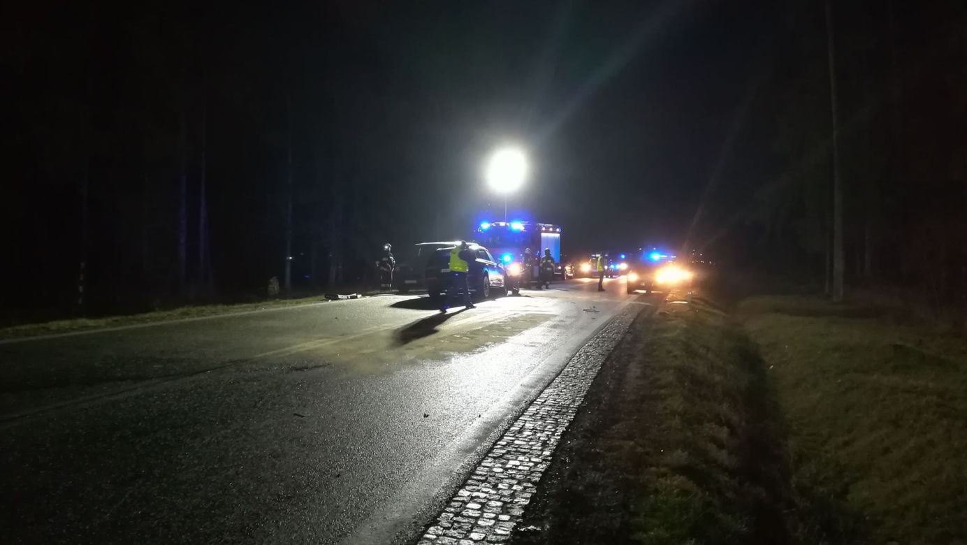 Katrynka. Czołowe zderzenie na DK 8. Dwie osoby nie żyją [ZDJĘCIA]