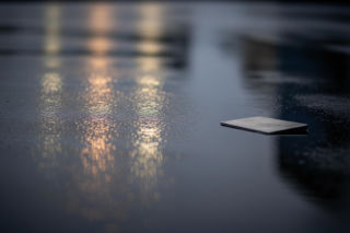 Pijany kierowca potrącił 37-latkę. Czy zgubiona tablica była kluczem?