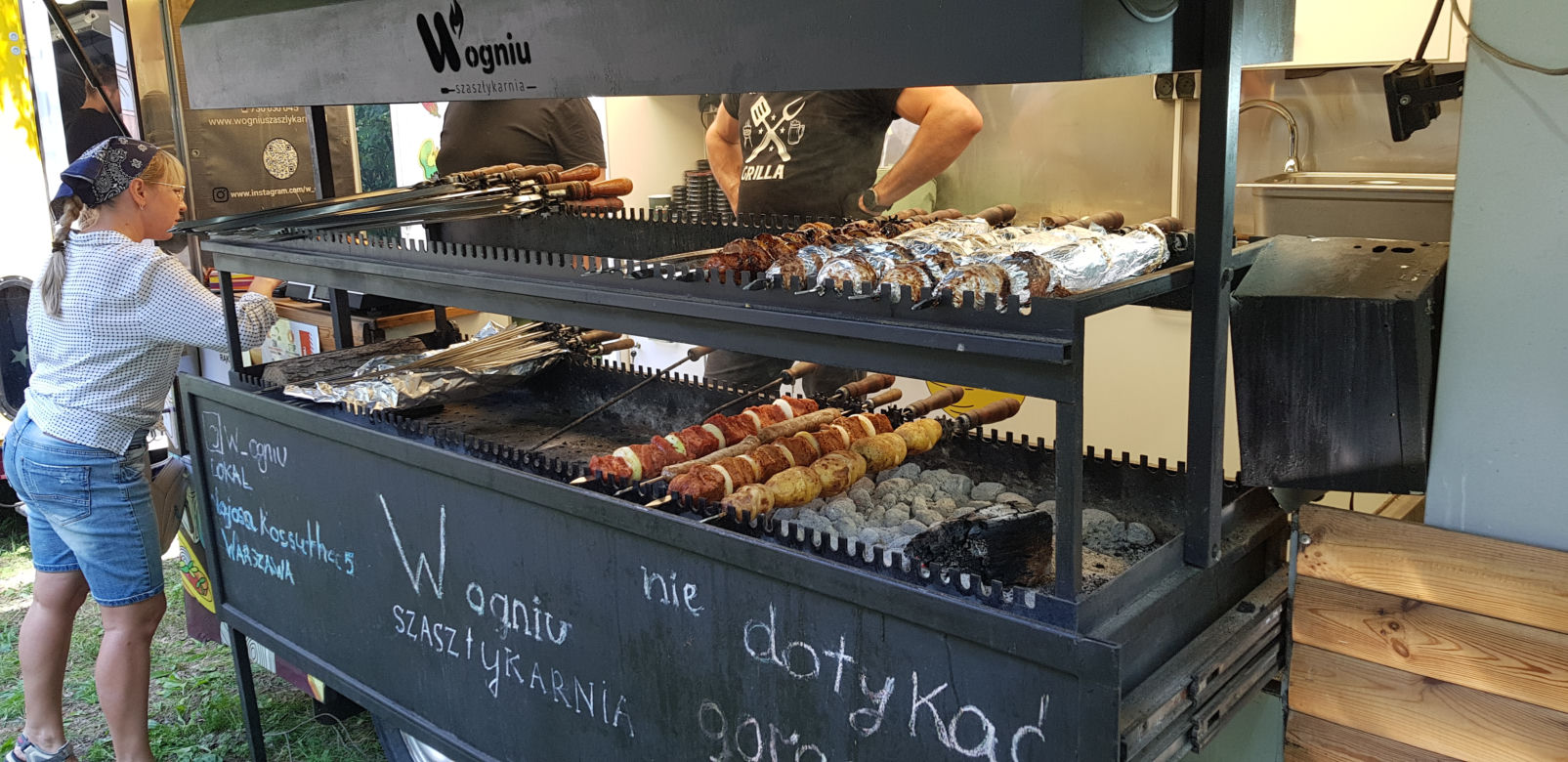 Trwa Festiwal Smaków Food Trucków w Olsztynie. Co dobrego można zjeść? [ZDJĘCIA]