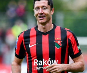 Robert Lewandowski w koszulkach różnych klubów