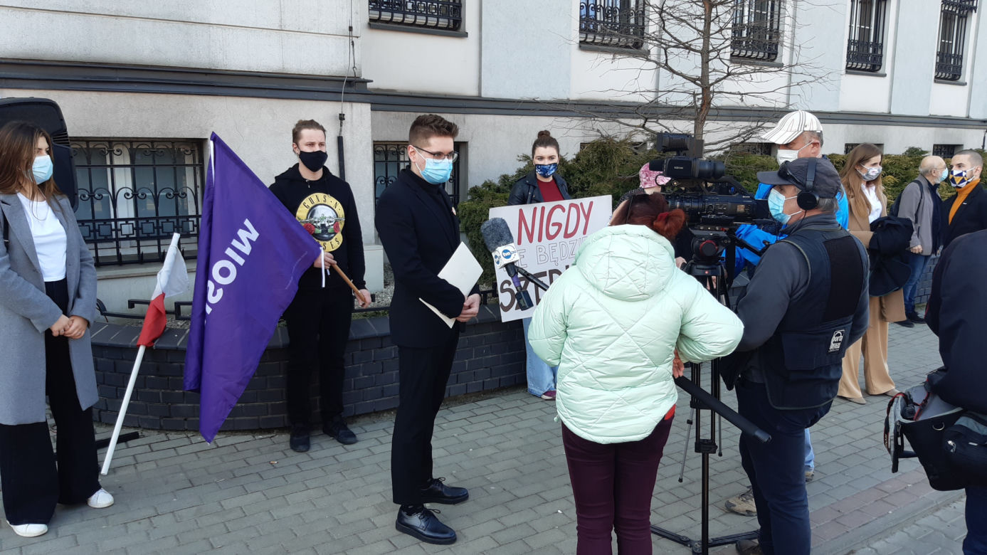 Licealista stanął przed sądem za udział w strajku kobiet