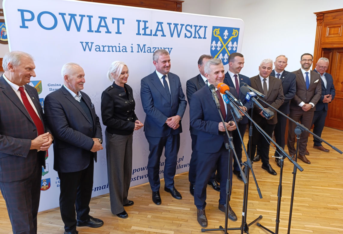 Podpisanie umów na przebudowy skrzyżowań na DK 15 w Sampławie i DK 16 w Lubajnach, Starych Jabłonkach i Zawadach Małych