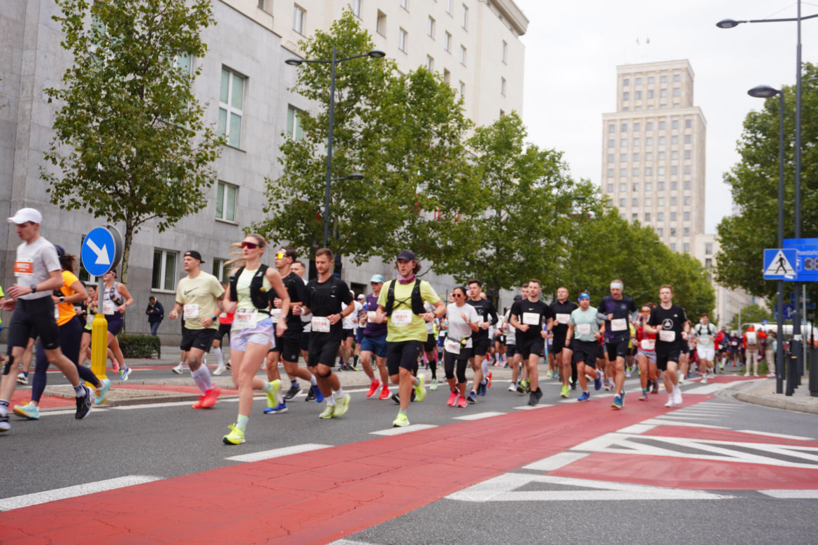 Uczestnicy Maratonu Warszawskiego 2025