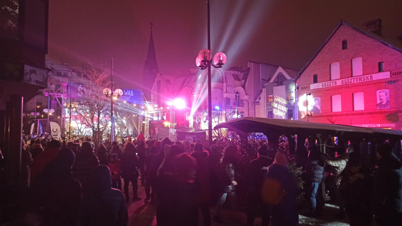 Tłumy mieszkańców na Starym Mieście w Olsztynie. Tak bawili się na wydarzeniu "Święta. Dobrze was widzieć"