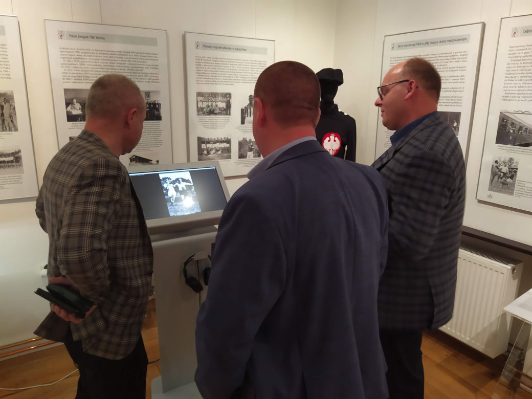 Zdjęcia z otwarcia wystawy o historii piłki nożnej w siedleckim Muzeum Regionalnym
