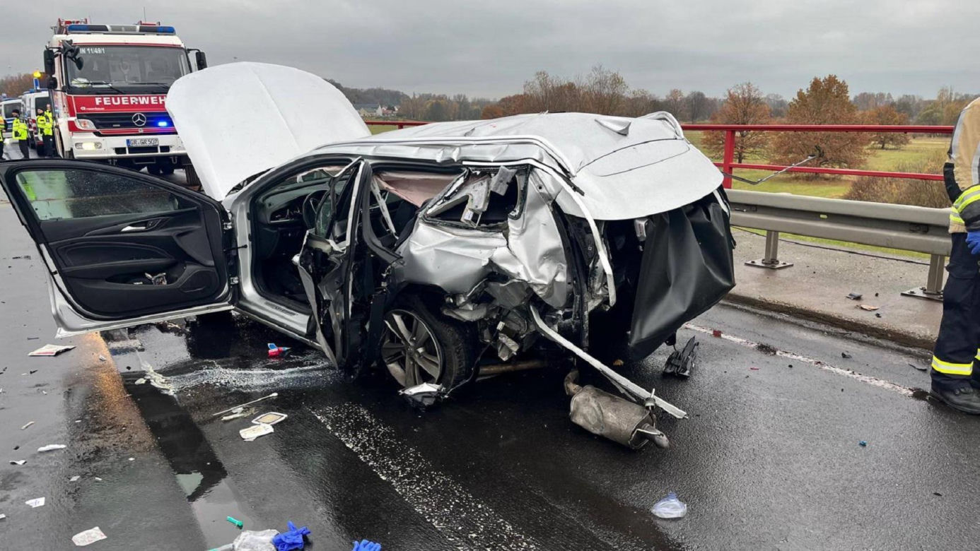 Śmiertelny wypadek na A4. Jedna osoba nie żyje, druga walczy o życie w szpitalu