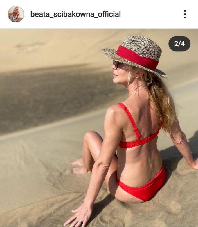 Beata Ścibakówna usycha na piasku Sahary