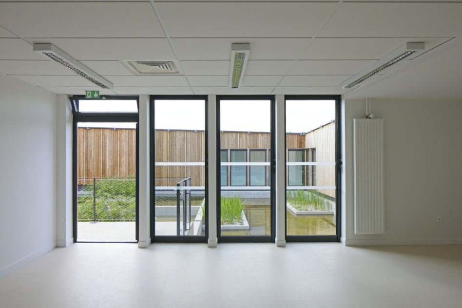 Kompleks budynków edukacyjnych w Ville-du-Bois